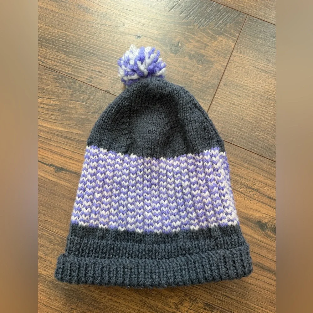 Vintage Australian Woolshed Hand Knit Pure Wool Pom Pom Hat